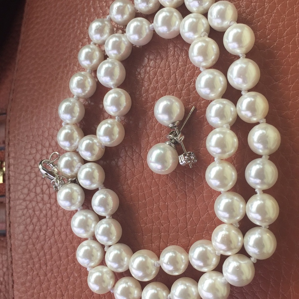 Fresh water pearl necklace set